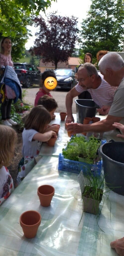 Photo des enfants ayant participé à l'animation jardinage 2